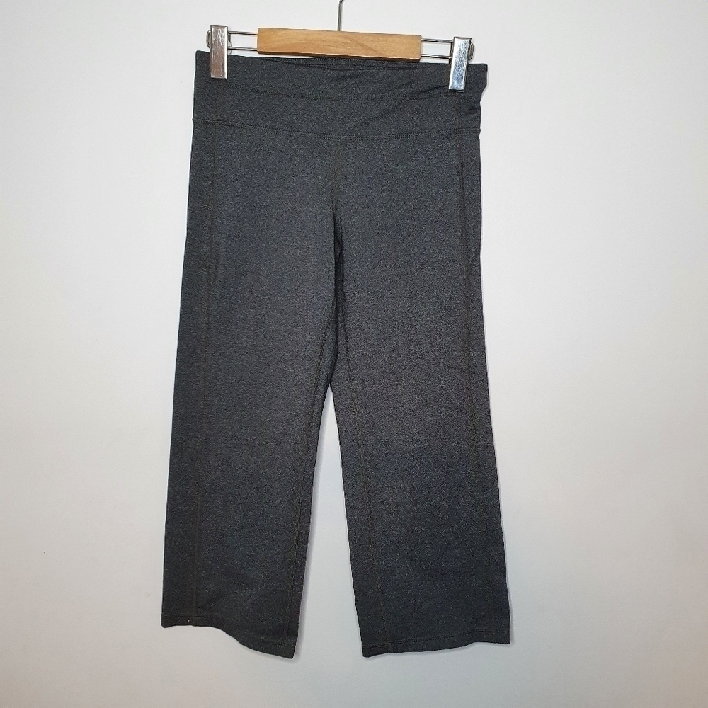 Athleta Grey Carpri Crop Leggings Size S